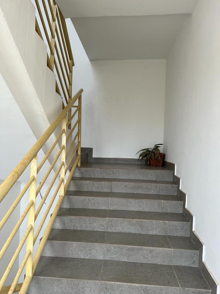 Bed and Breakfast Fowaa Lux Tema Exterior foto